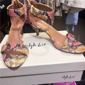 Style & Co stylish multicolored Snake print 2 1/2 inch heel